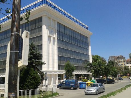 D Commerce Bank